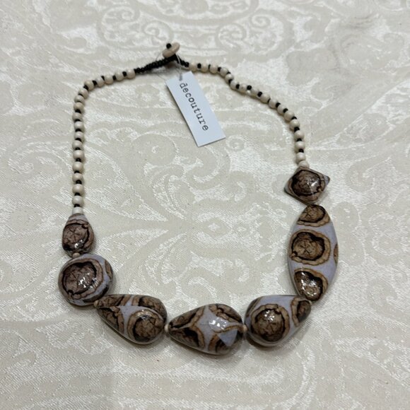 NWT decouture wooden bead statement necklace - Picture 2 of 6